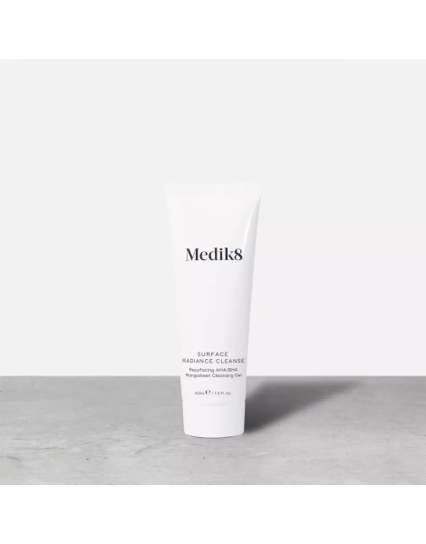 Гель для вмивання з гідроксикислотами й екстрактом мангостана Medik8 Surface Radiance Cleanse 40mL