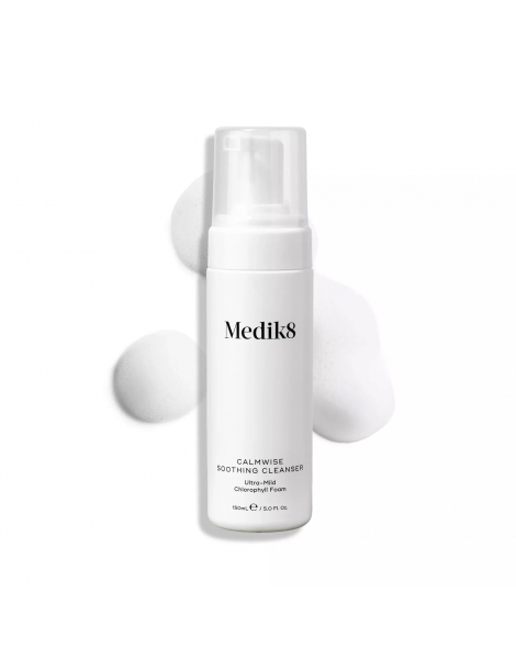Ніжна пінка з хлорофілом для очищення чутливої шкіри Medik8 Calmwise Soothing Cleanser 150mL