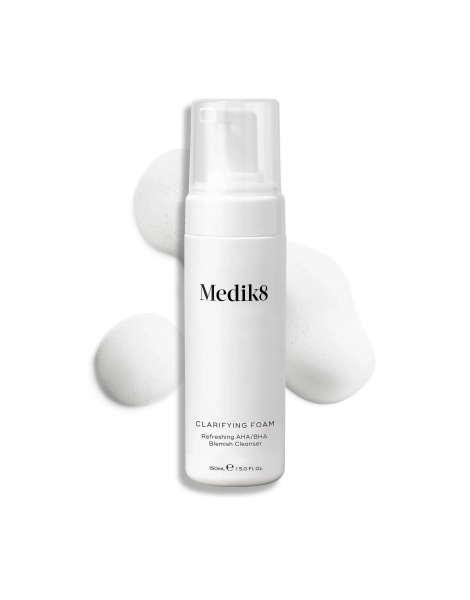 Безолійна пінка з АНА/ВНА для очищення проблемної шкіри Medik8 Clarifying Foam 150mL